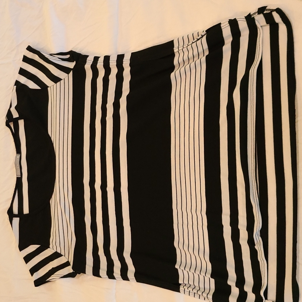 Striped Tee size Large by Olivia Moon Black & White